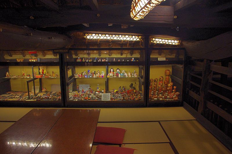 休憩所の展示物(かやぶきの郷薬師温泉 旅籠)